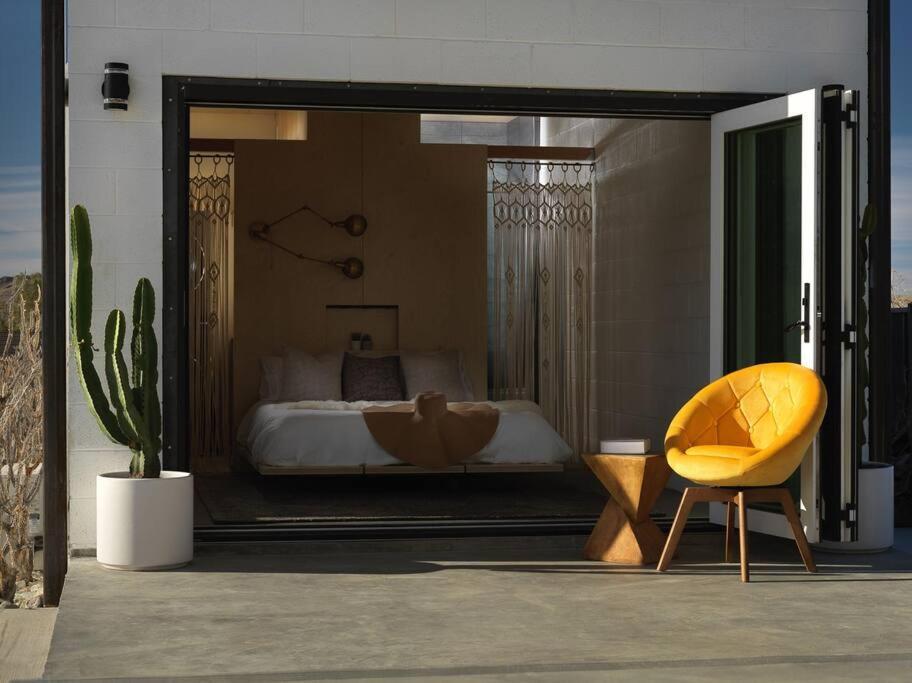 Neutra Home Joshua Tree Luxury Retreat Pool And Spa Exterior photo