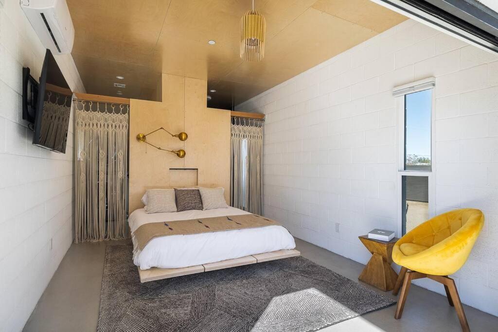 Neutra Home Joshua Tree Luxury Retreat Pool And Spa Exterior photo